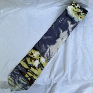 Gently used Claude Monet artwork 100% silk men's neck tie Waterlilies USA